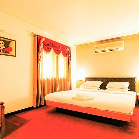 Hotel Sangam Karad Экстерьер фото