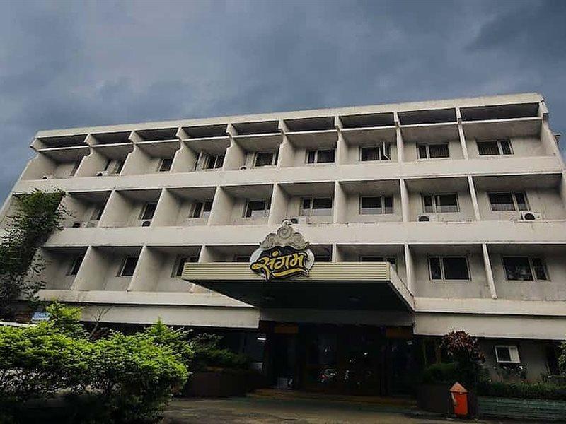 Hotel Sangam Karad Экстерьер фото