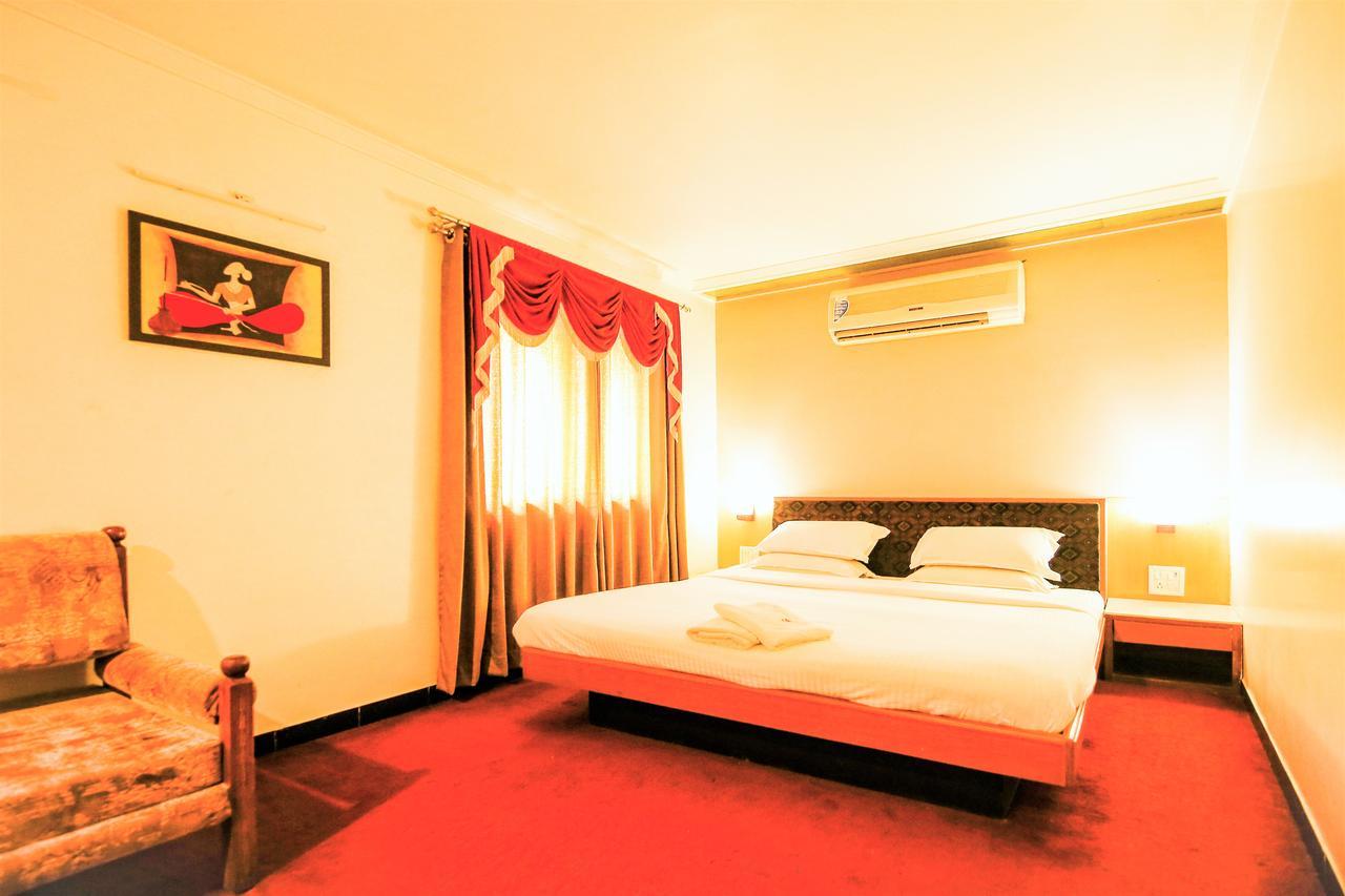 Hotel Sangam Karad Экстерьер фото