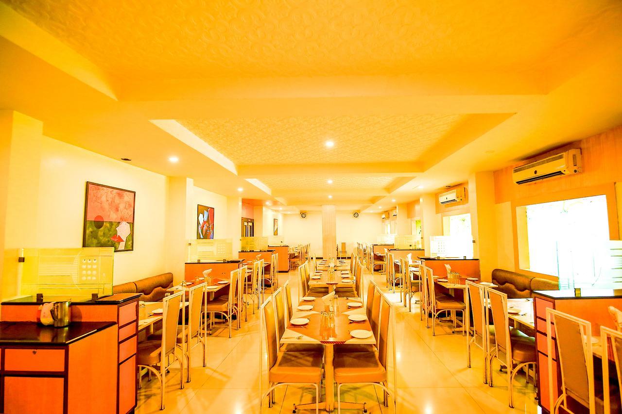Hotel Sangam Karad Экстерьер фото